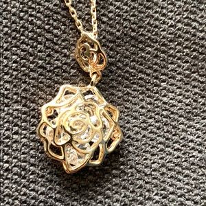 New beautiful gold camellia crystal  necklace